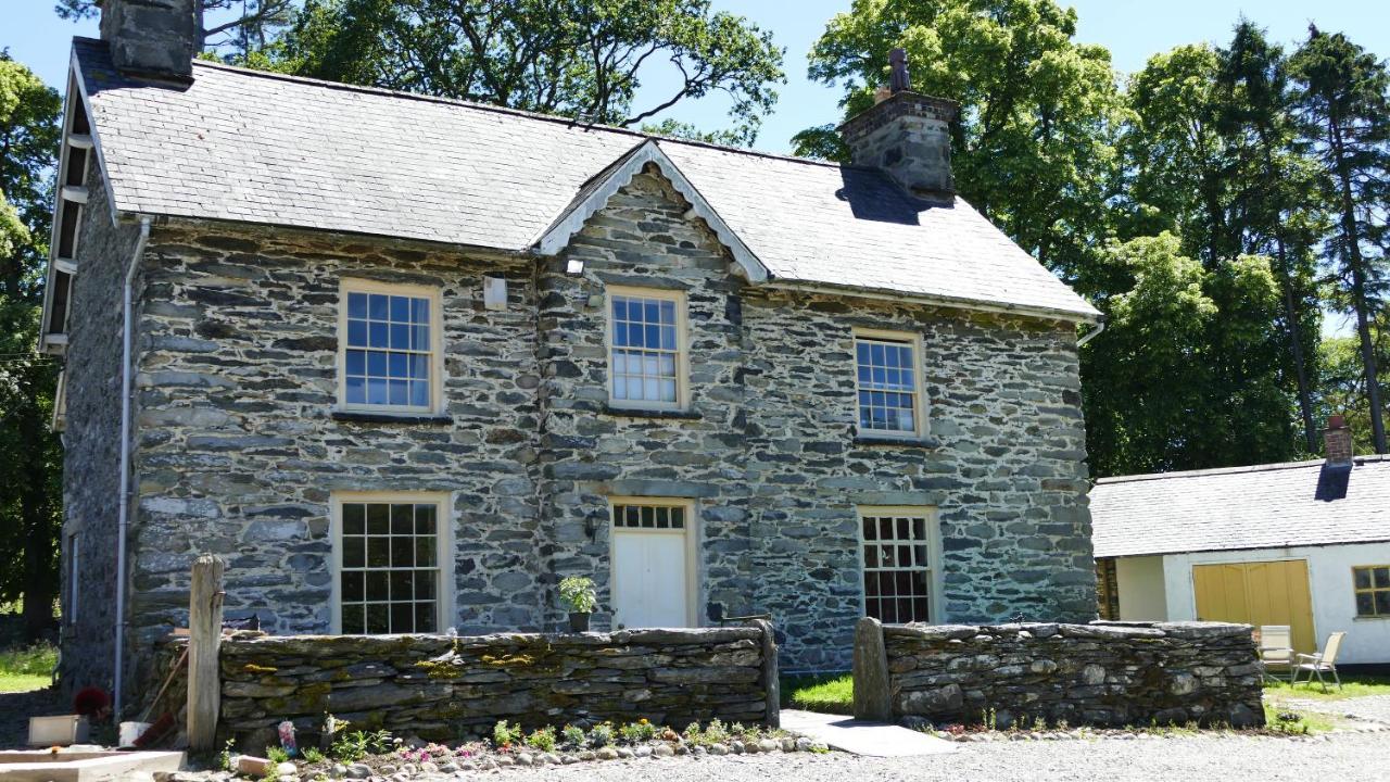 Cosy Ground Floor Disabled Friendly Room In Farm House Llandderfel Esterno foto